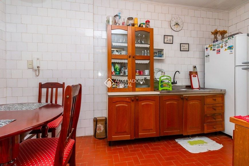 APARTAMENTO 3 DORMITÓRIOS COM GARAGEM NO MENINO DEUS