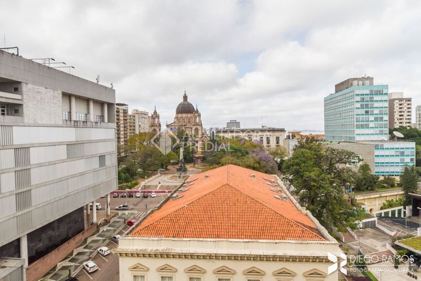 Apartamento à venda no Centro Histórico com 130 m² e 3 dormitórios/quartos disponíveis