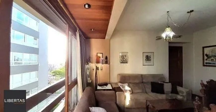 Cobertura no bairro Petrópolis de 3 dormitórios terraço e 2 vagas