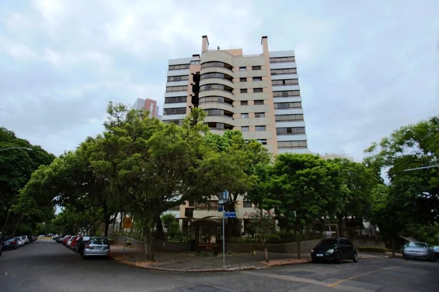 VENDE NO BAIRRO MOINHOS DE VENTO, APARTAMENTO DE 3 DORMITÓRIOS, SENDO 1 SUITE, BANHEIRO SOCIAL E BAN