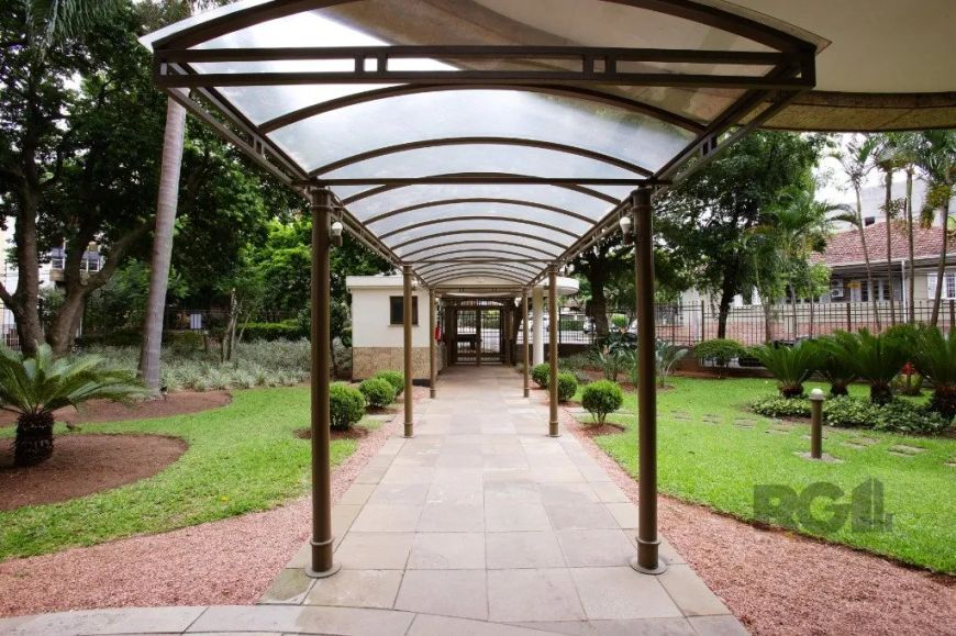 VENDE NO BAIRRO MOINHOS DE VENTO, APARTAMENTO DE 3 DORMITÓRIOS, SENDO 1 SUITE, BANHEIRO SOCIAL E BAN