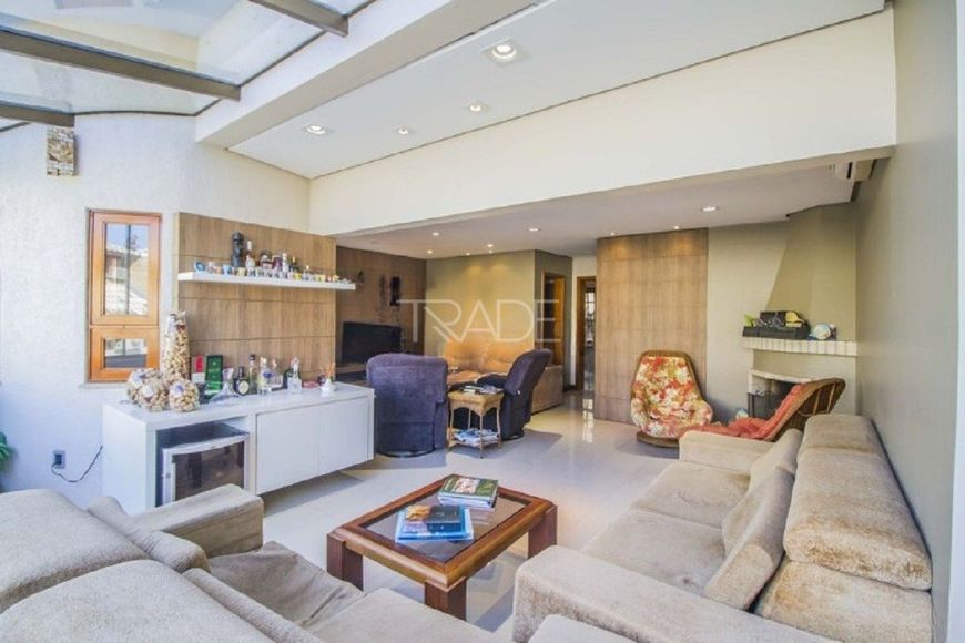 Casa em condomínio de 3 dormitórios e 2 vagas bairro Jardim Isabel.