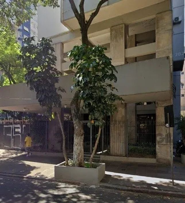 Apartamento cheio de potencial, em localização privilegiada no Centro Histórico de Porto Alegre, com