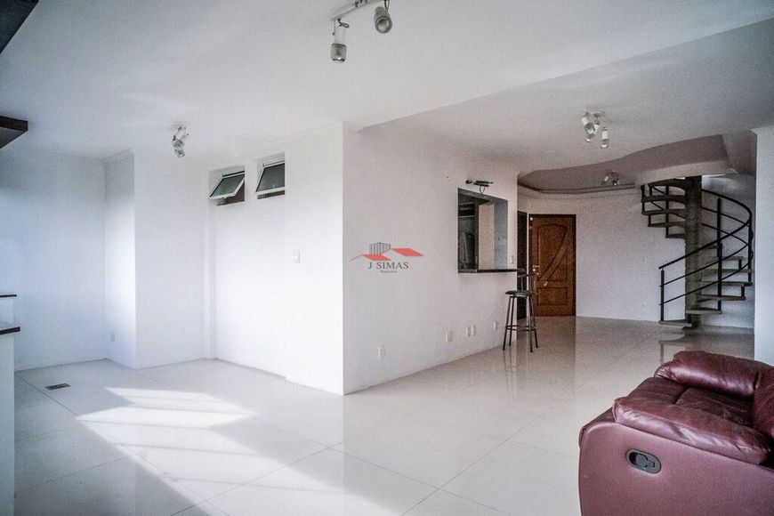 Apartamento (Cobertura), com 3 quartos e 4 banheiros à Venda, 255 m² em Porto Alegre/RS