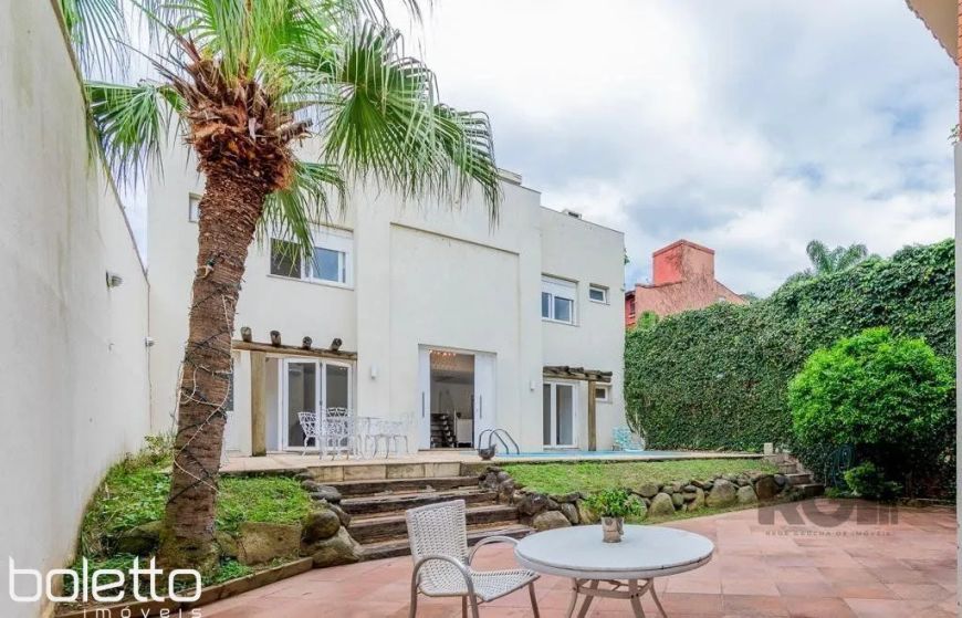 Casa Para comprar com 5 Dormitórios na Chácara das Pedras