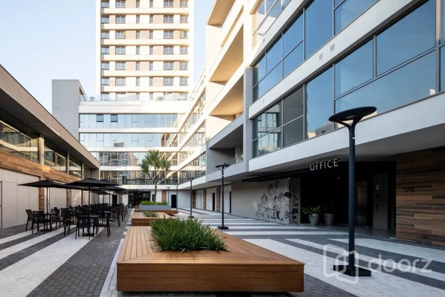 Salas/Conjuntos em Cidade Baixa com 53.35 m² , 1 vaga(s).