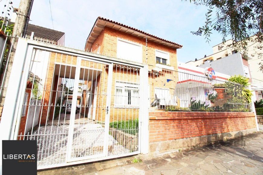 Casa à venda 4 quartos (dormitórios), suíte, 3 vagas - Partenon, Porto Alegre