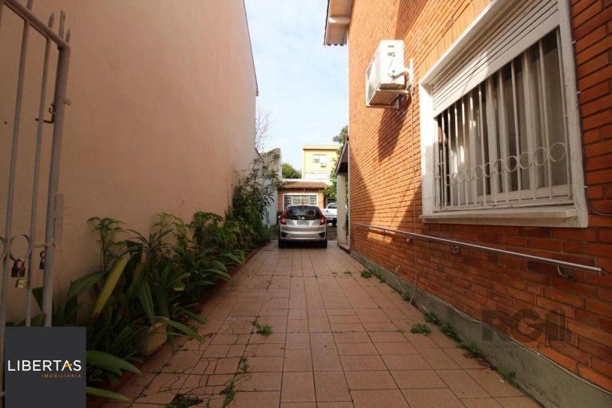 Casa à venda 4 quartos (dormitórios), suíte, 3 vagas - Partenon, Porto Alegre