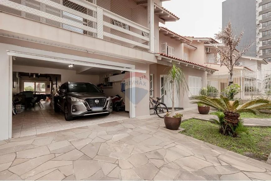 "Sonhe Alto: Casa de 232m² no Jardim Itu Sabará"