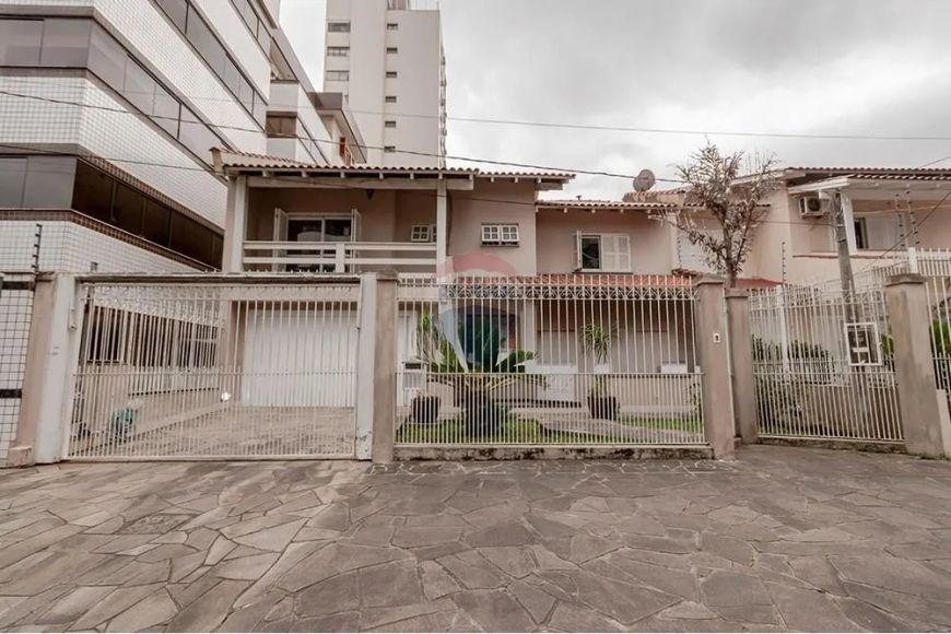 "Sonhe Alto: Casa de 232m² no Jardim Itu Sabará"