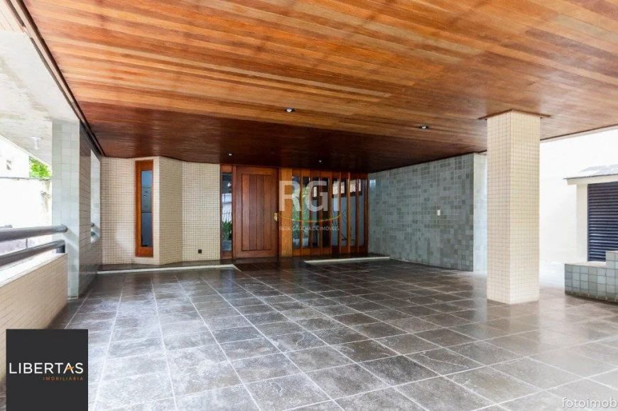Cobertura para Venda - 248.34m², 3 dormitórios, sendo 1 suites, 3 vagas - Petróp
