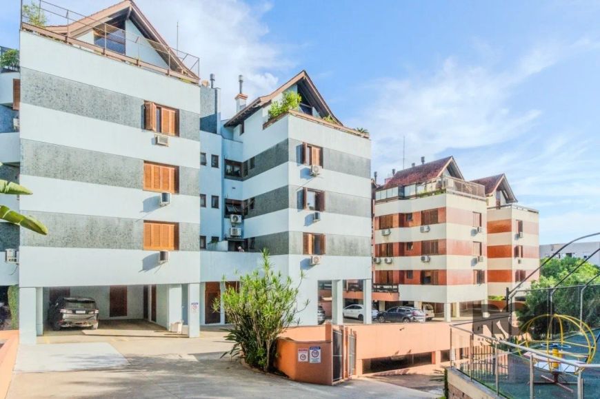Cobertura com 3 quartos, 2 suítes, 3 vagas de garagem, no bairro Ipanema, Porto Alegre/RSEsta ampla