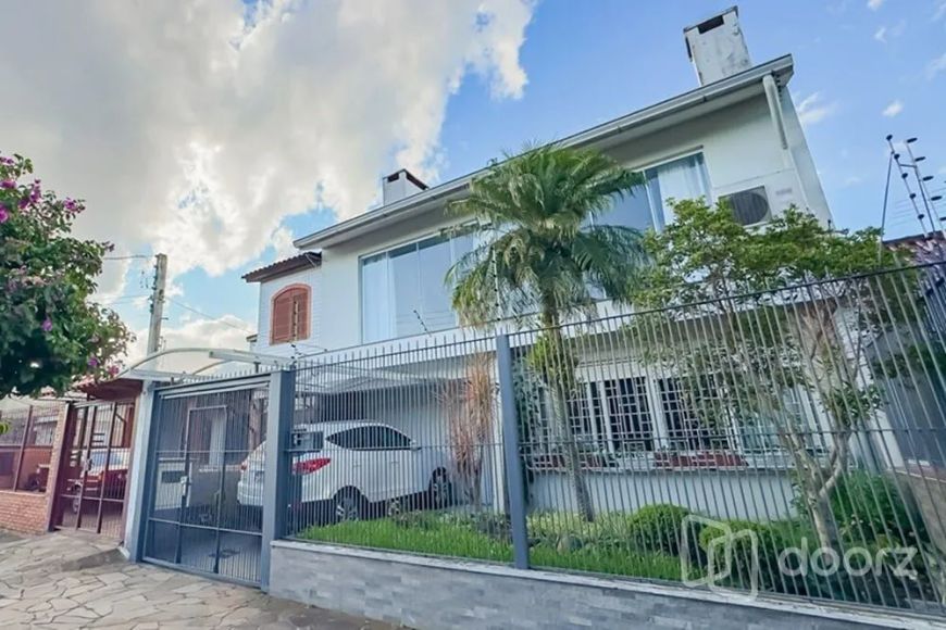 Imóvel na Pedro Waine com 4 dormitórios e 233m²