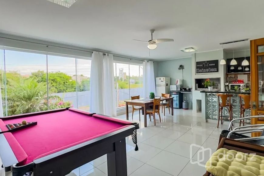 Imóvel na Pedro Waine com 4 dormitórios e 233m²
