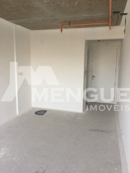 Sala Comercial em condomínio à venda no bairro São Sebastião em Porto Alegre com 24m² por R$ 297.000