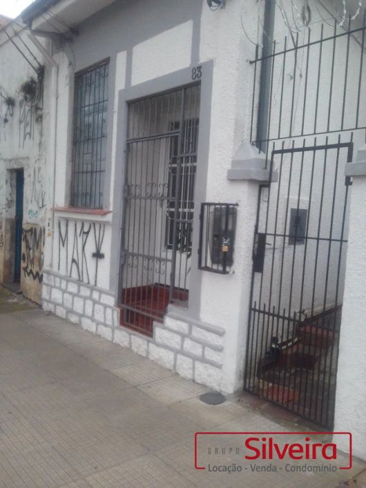 Casa de 02 dormitórios /Cidade Baixa