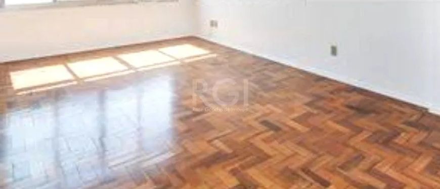 APARTAMENTO 3 DORMITÓRIOS | CENTRO Apartamento 3 dormitórios, planta ampla com 81m² privativos, anda