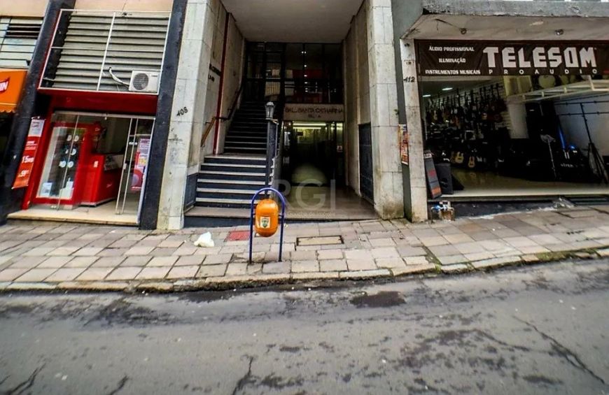 APARTAMENTO 3 DORMITÓRIOS | CENTRO Apartamento 3 dormitórios, planta ampla com 81m² privativos, anda