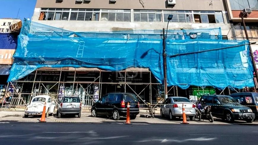 APARTAMENTO 3 DORMITÓRIOS | CENTRO Apartamento 3 dormitórios, planta ampla com 81m² privativos, anda