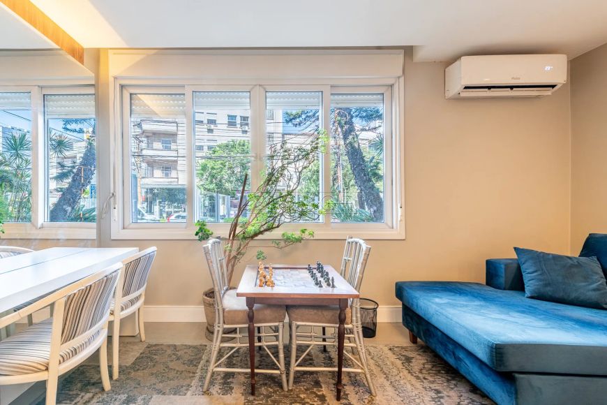 Imóvel para venda tem 75 metros quadrados com 2 quartos em Moinhos de Vento - Porto Alegre - RS