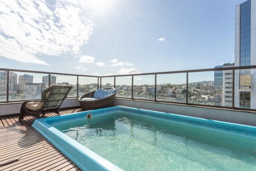 Descubra o privilégio de viver nesta espetacular cobertura de 220m² privativos, ao lado do Parque Ge