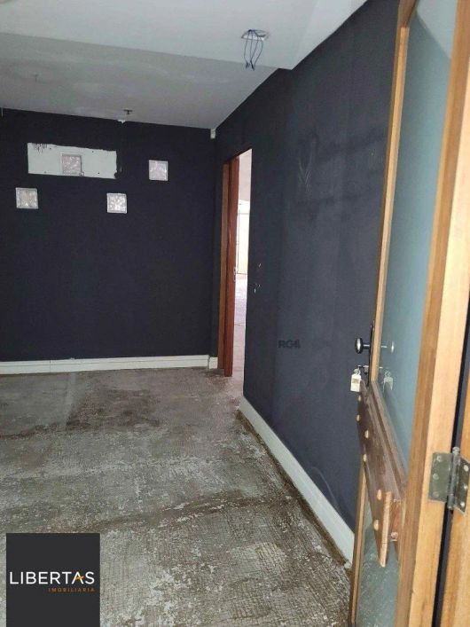 Sala por R$ 980.000,00 na Av. Farrapos nº235 - Floresta - Porto Alegre