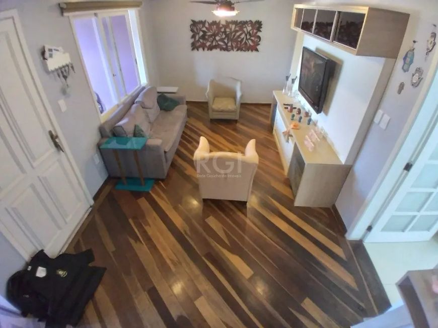 Excelente casa em condomínio com segurança e portaria 24 horas, vagas para visitantes, piscina compl