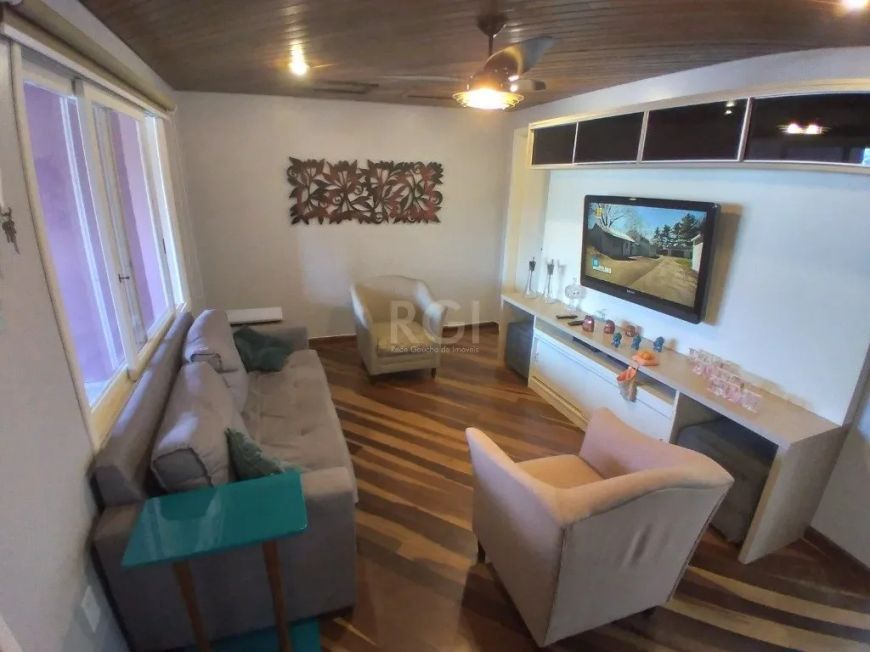 Excelente casa em condomínio com segurança e portaria 24 horas, vagas para visitantes, piscina compl