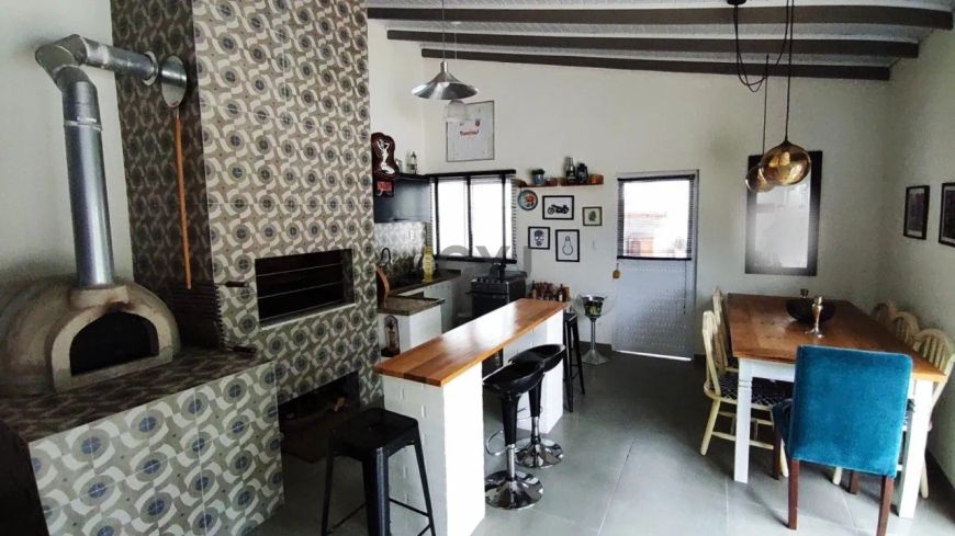 Casa 3 dormitórios no bairro Guarujá em Porto Alegre