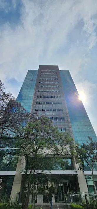 Sala comercial medindo 35,58 m² privativos no Trend 24 Offices, com uma sala de recepção mobiliada c