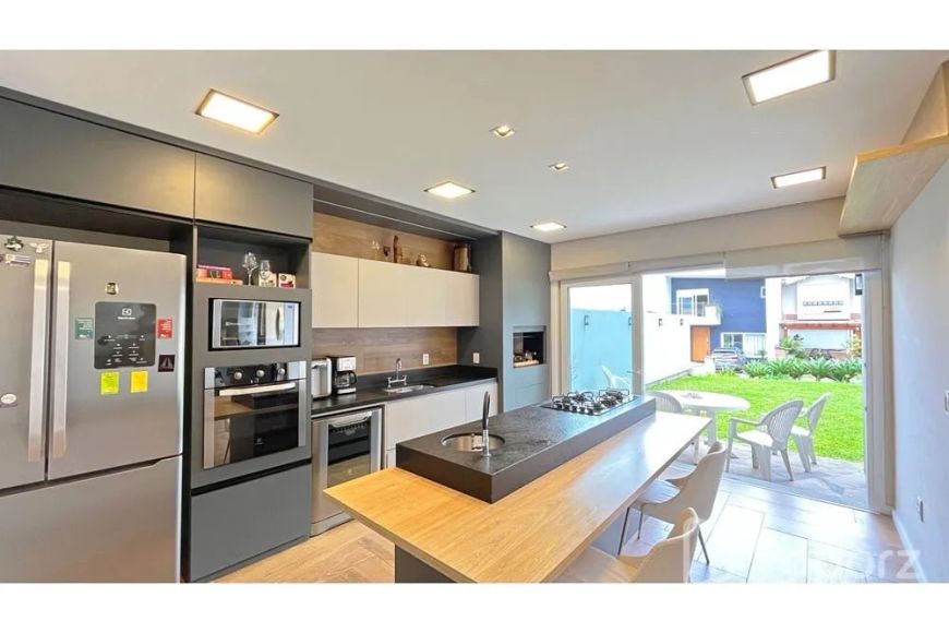 Casa em Condomínio em Hípica com 174 m² , 3 quarto(s) , 1 suíte(s) , 2 vaga(s).