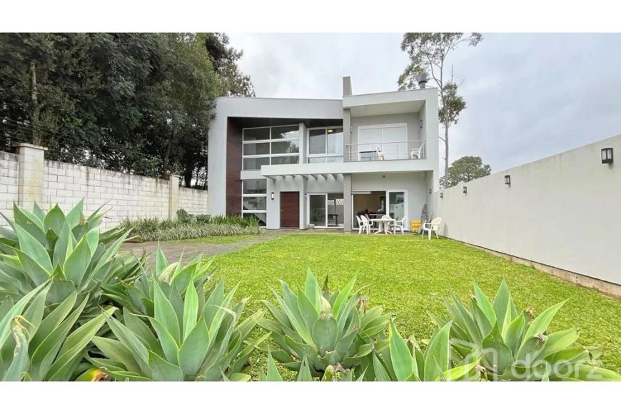 Casa em Condomínio em Hípica com 174 m² , 3 quarto(s) , 1 suíte(s) , 2 vaga(s).