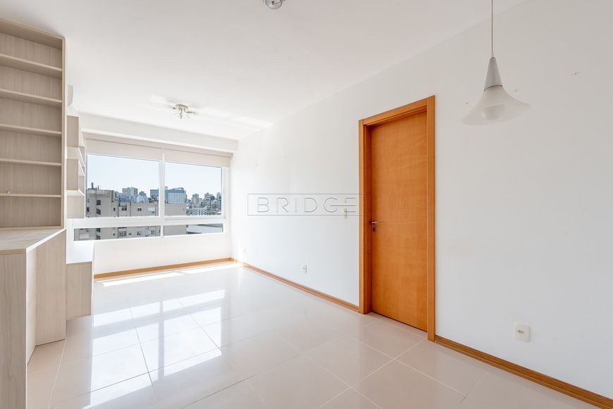 Apartamento 2 quartos, 1 vaga de garagem a venda no bairro Cidade Baixa!