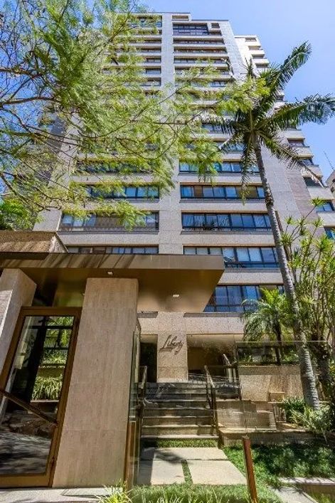 Excelente apartamento no bairro Mont Serrat, Porto Alegre.Com 3 suítes (sendo uma MASTER), 153m2 pri