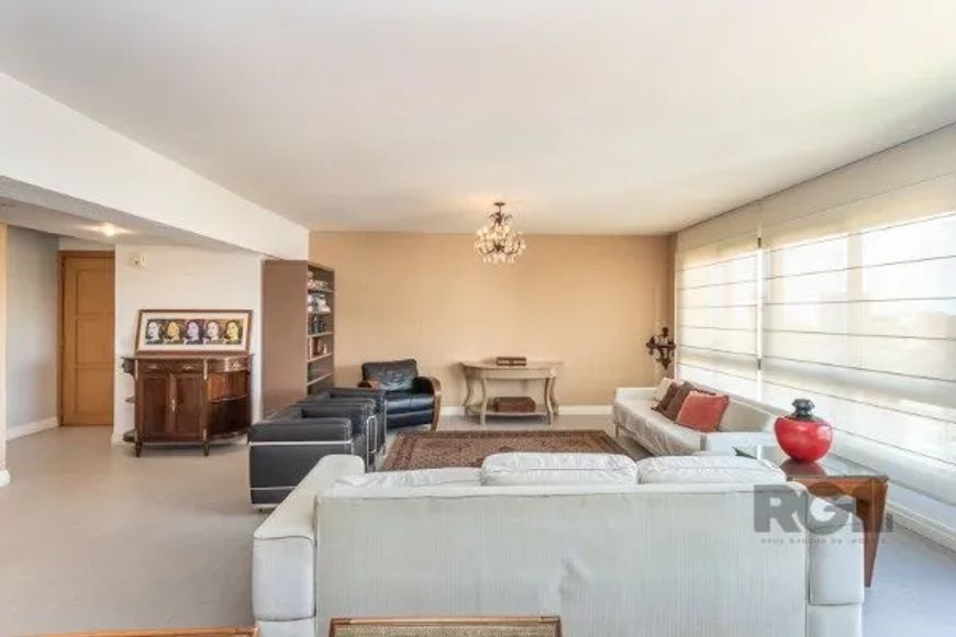 Excelente apartamento no bairro Mont Serrat, Porto Alegre.Com 3 suítes (sendo uma MASTER), 153m2 pri