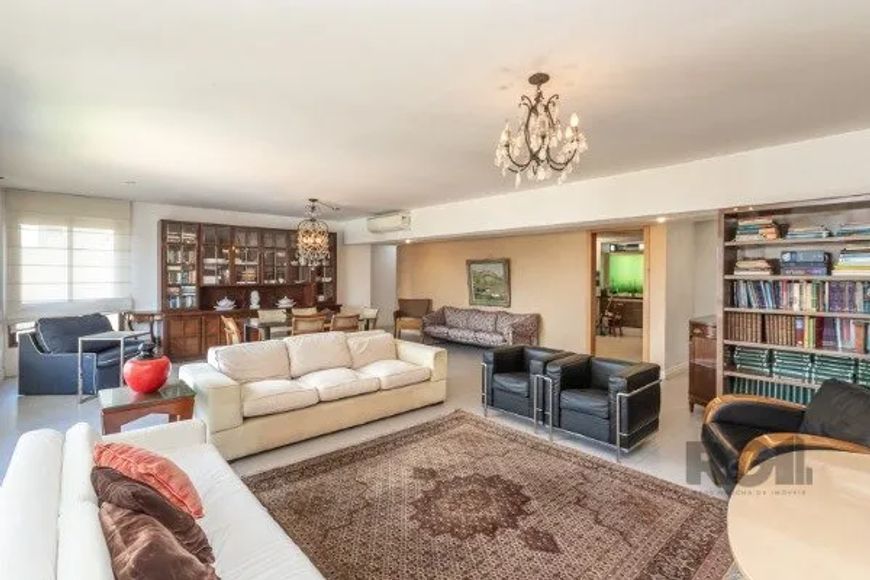 Excelente apartamento no bairro Mont Serrat, Porto Alegre.Com 3 suítes (sendo uma MASTER), 153m2 pri