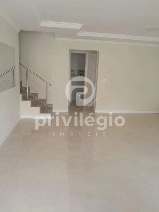 Casa Triplex à venda, 5 quartos, 4 suítes, 2 vagas, Vargem Pequena - RIO DE JANEIRO/RJ