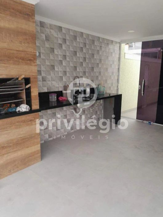 Casa Triplex à venda, 5 quartos, 4 suítes, 2 vagas, Vargem Pequena - RIO DE JANEIRO/RJ