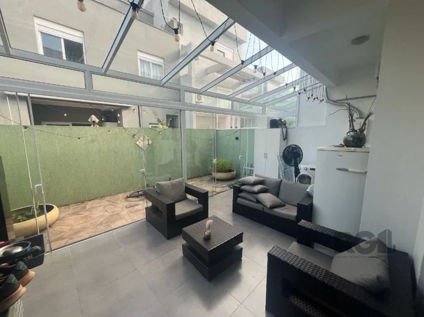 Excelente casa em condomínio fechado no Lagos de Nova Ipanema composta de 3 dormitórios semi mobilia
