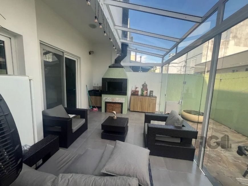 Excelente casa em condomínio fechado no Lagos de Nova Ipanema composta de 3 dormitórios semi mobilia