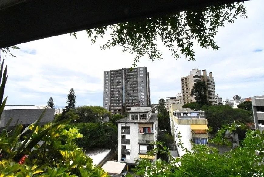 - SALA COMERCIAL - Imóvel 36,80 m², piso em laminado, posição lateral, quinto andar com elevadores,