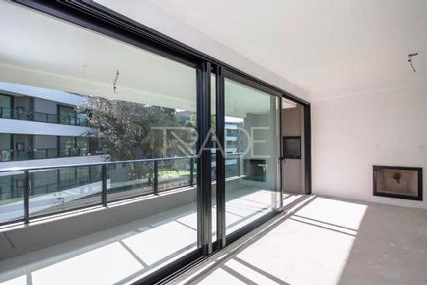 Apartamento de 3 suítes no bairro pedra Redonda, zona sul de Porto Alegre.