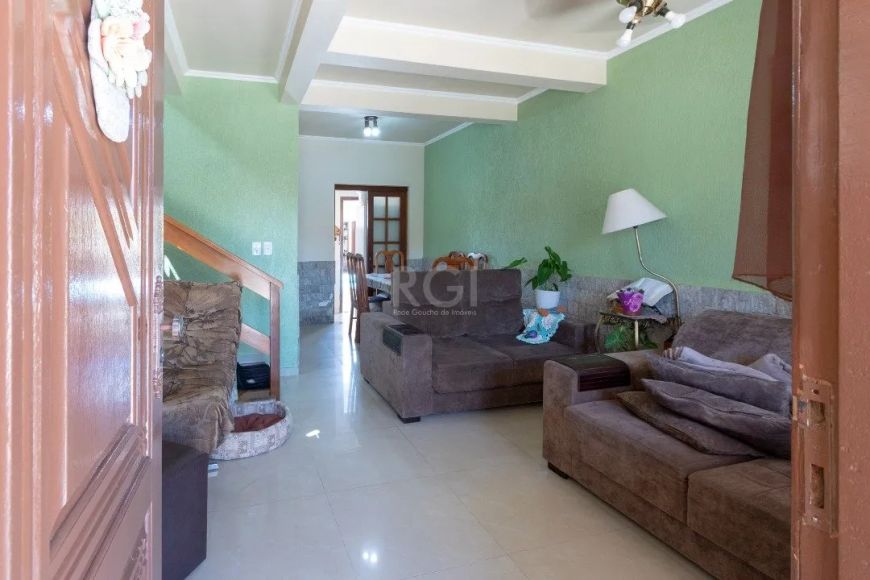Excelente sobrado 3 dormitórios, sendo uma suite pátio com piscina e churrasqueiracasa com tres dorm