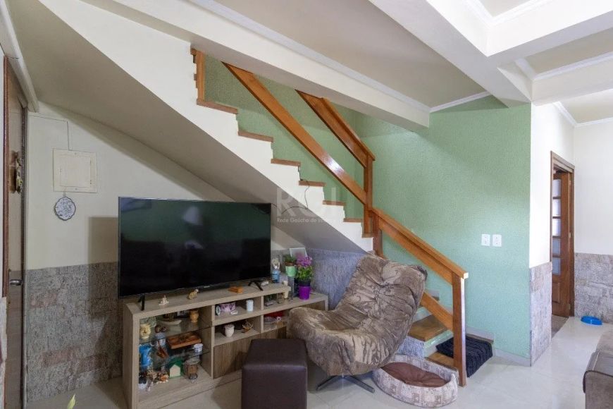 Excelente sobrado 3 dormitórios, sendo uma suite pátio com piscina e churrasqueiracasa com tres dorm