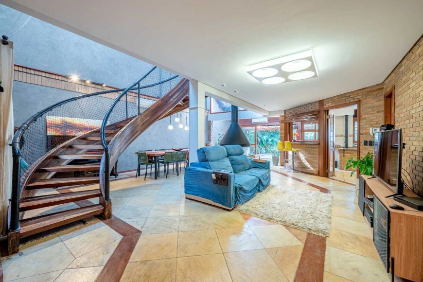 Casa com 3 quartos sendo 1 suíte, no bairro Chácara das Pedras