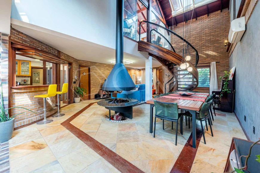 Casa com 3 quartos sendo 1 suíte, no bairro Chácara das Pedras