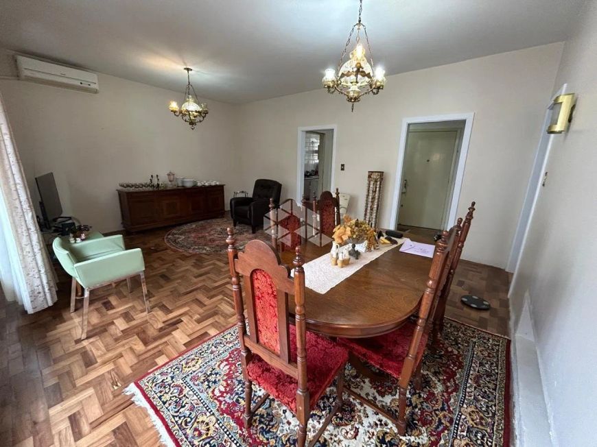 Apartamento com 144m² e 3 quartos à venda na Avenida Independência