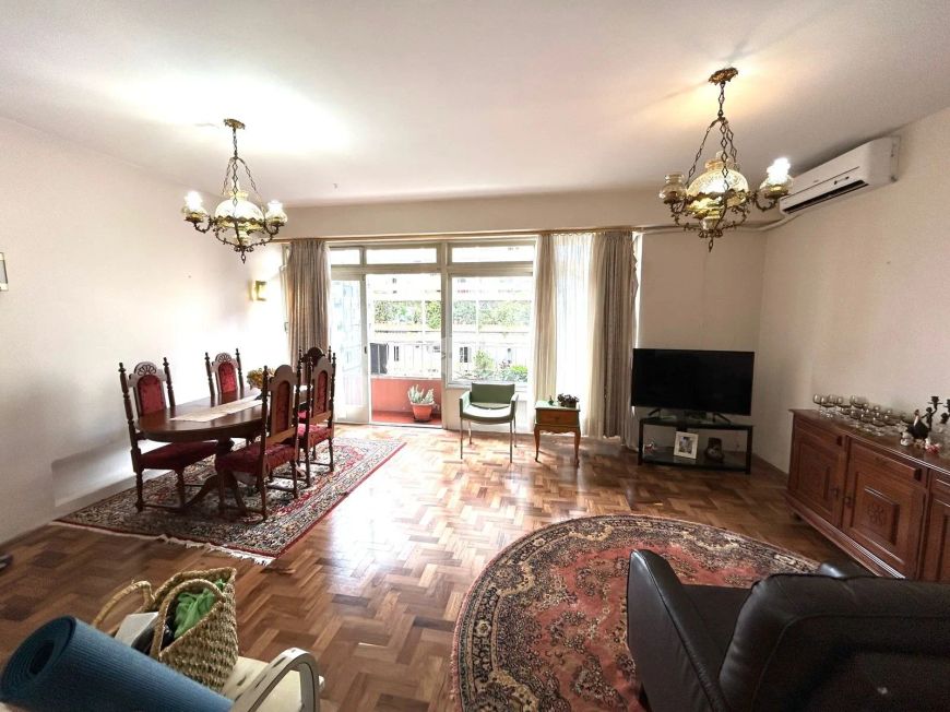 Apartamento com 144m² e 3 quartos à venda na Avenida Independência