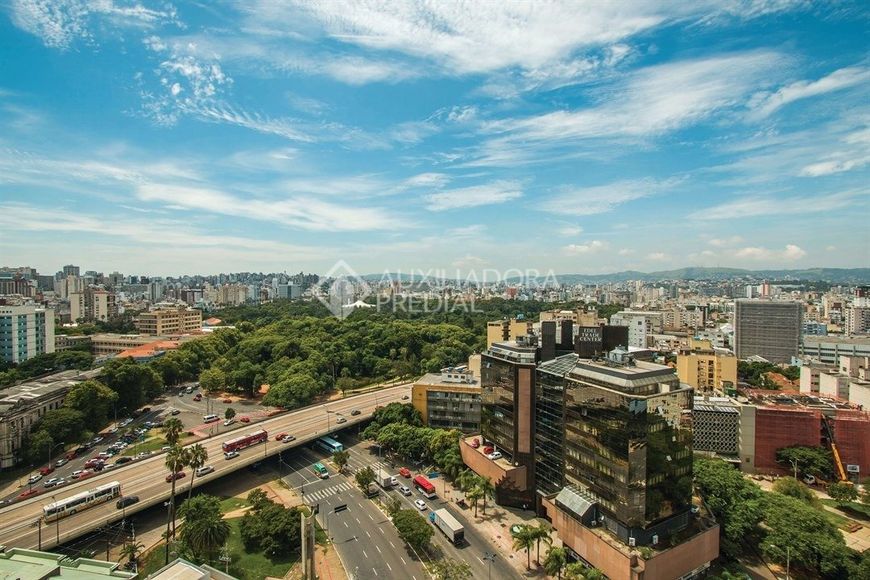 Belíssimo empreendimento comercial com unidades de hotel no bairro Cidade Baixa