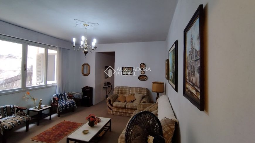 Apartamento 03 dormitórios com sacada, living 02 ambientes, banheiro social, copa-cozinha, área de s